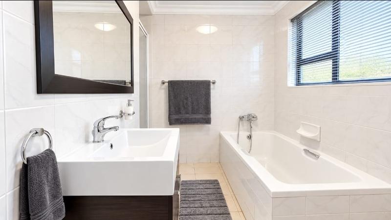 5 Bedroom Property for Sale in Sunnyrock Gauteng