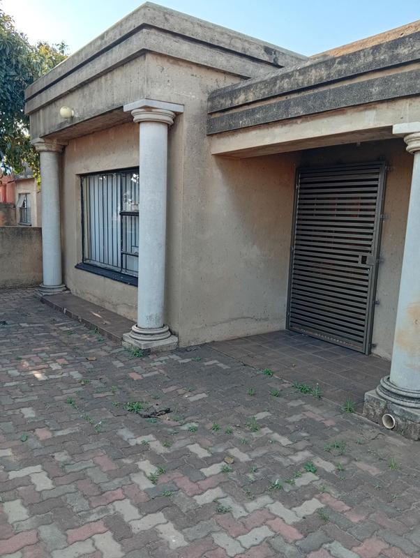 7 Bedroom Property for Sale in Tembisa Gauteng