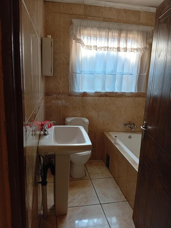 7 Bedroom Property for Sale in Tembisa Gauteng