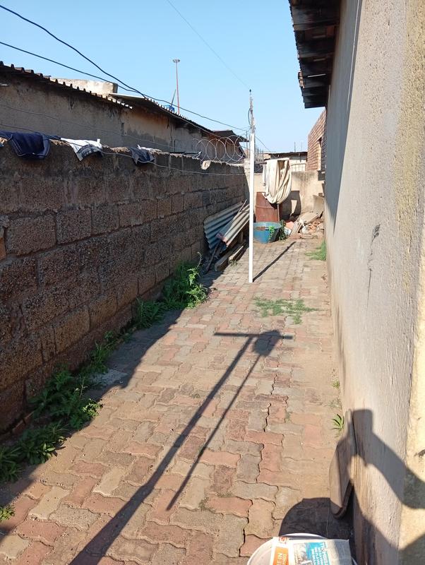 7 Bedroom Property for Sale in Tembisa Gauteng