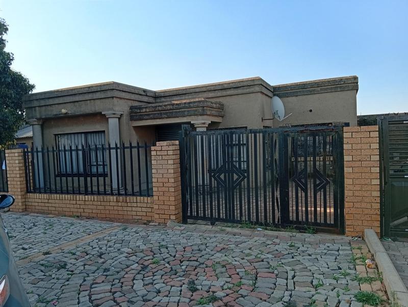 7 Bedroom Property for Sale in Tembisa Gauteng