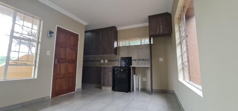To Let 1 Bedroom Property for Rent in Buccleuch Gauteng