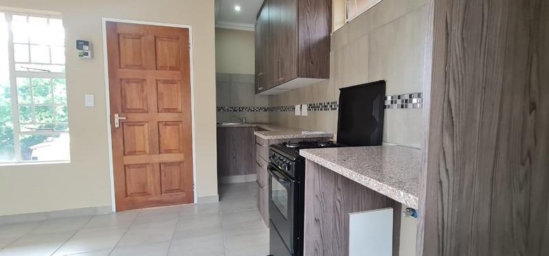 To Let 1 Bedroom Property for Rent in Buccleuch Gauteng