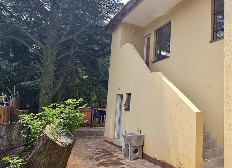 To Let 1 Bedroom Property for Rent in Buccleuch Gauteng