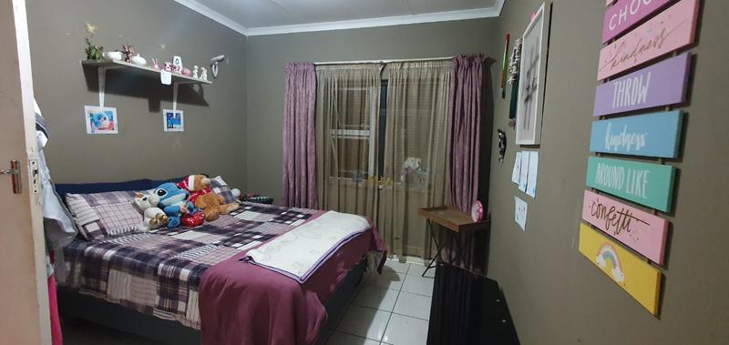 To Let 2 Bedroom Property for Rent in Dayanglen Gauteng
