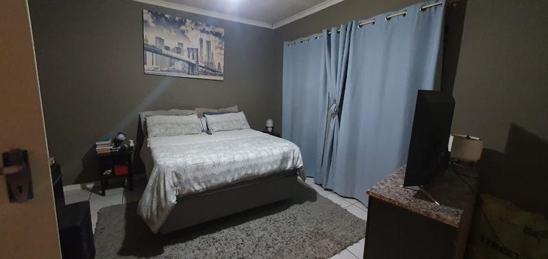 To Let 2 Bedroom Property for Rent in Dayanglen Gauteng