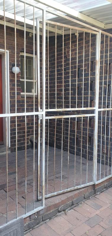 To Let 2 Bedroom Property for Rent in Dayanglen Gauteng