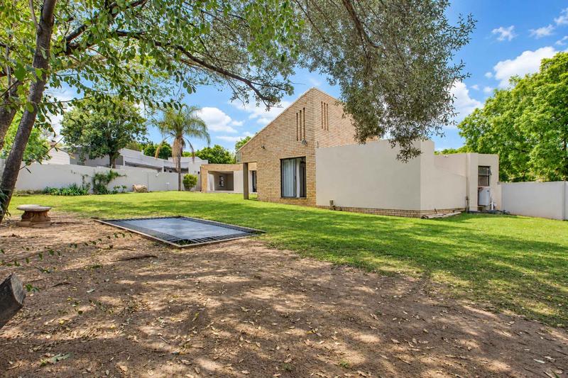 4 Bedroom Property for Sale in Fourways Gardens Gauteng