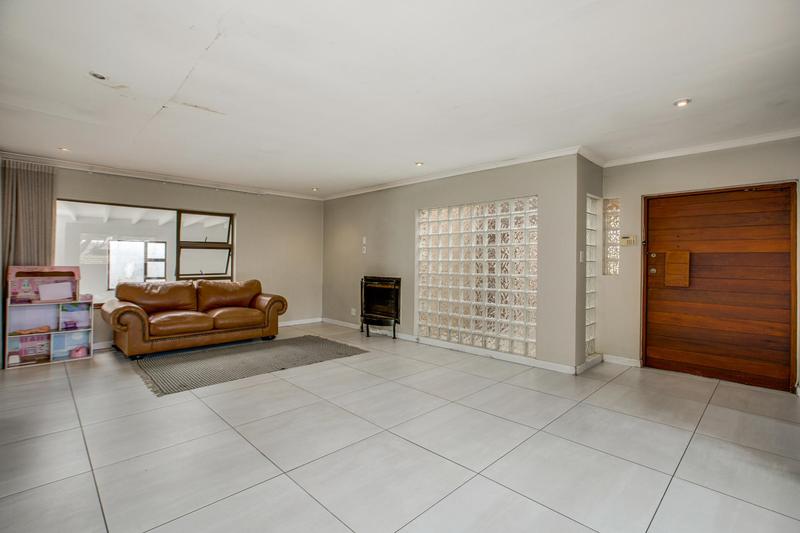 4 Bedroom Property for Sale in Fourways Gardens Gauteng