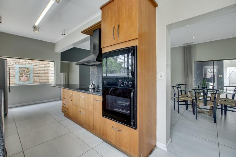 4 Bedroom Property for Sale in Fourways Gardens Gauteng
