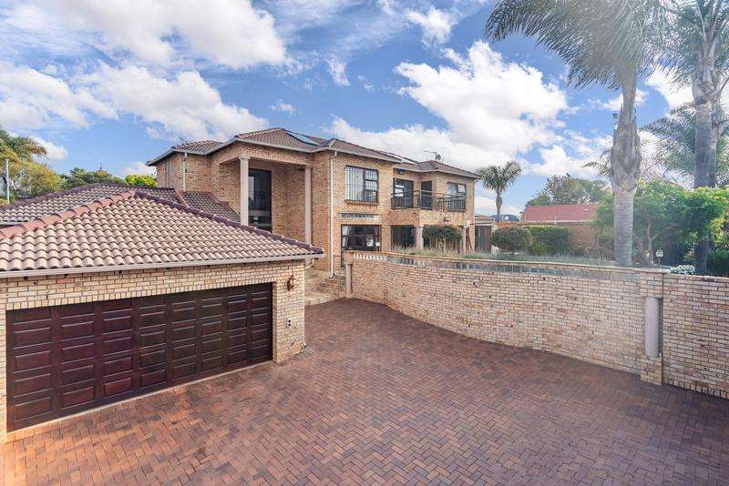 5 Bedroom Property for Sale in Chancliff A H Gauteng