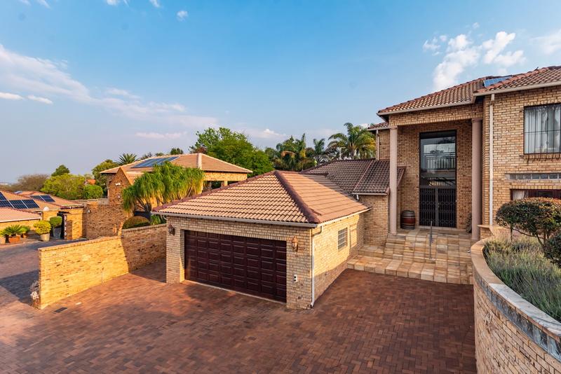 5 Bedroom Property for Sale in Chancliff A H Gauteng