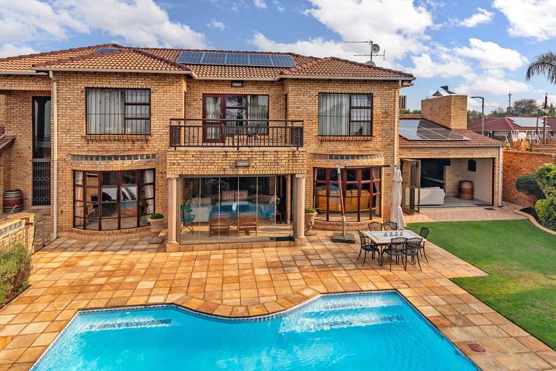 5 Bedroom Property for Sale in Chancliff A H Gauteng