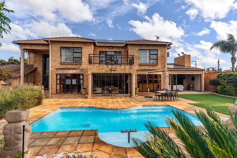 5 Bedroom Property for Sale in Chancliff A H Gauteng