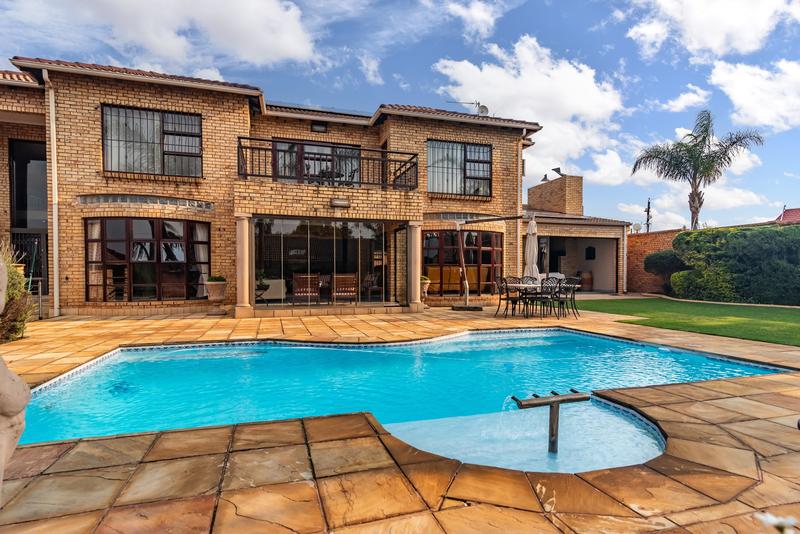 5 Bedroom Property for Sale in Chancliff A H Gauteng