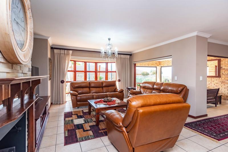 5 Bedroom Property for Sale in Chancliff A H Gauteng