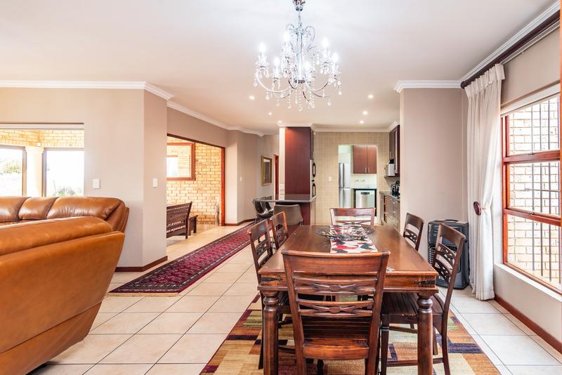 5 Bedroom Property for Sale in Chancliff A H Gauteng