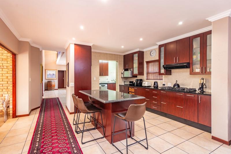 5 Bedroom Property for Sale in Chancliff A H Gauteng