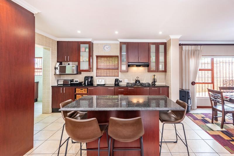 5 Bedroom Property for Sale in Chancliff A H Gauteng