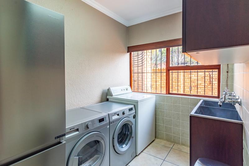 5 Bedroom Property for Sale in Chancliff A H Gauteng