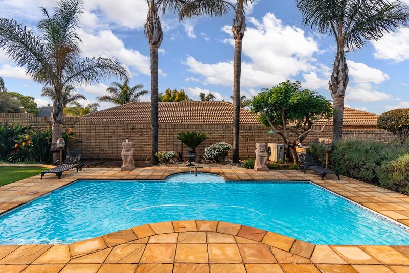 5 Bedroom Property for Sale in Chancliff A H Gauteng