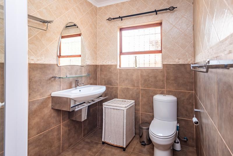 5 Bedroom Property for Sale in Chancliff A H Gauteng