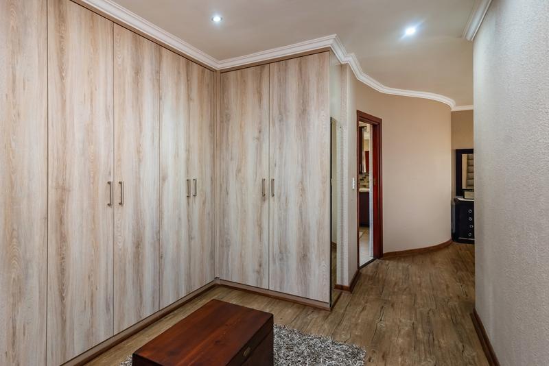 5 Bedroom Property for Sale in Chancliff A H Gauteng