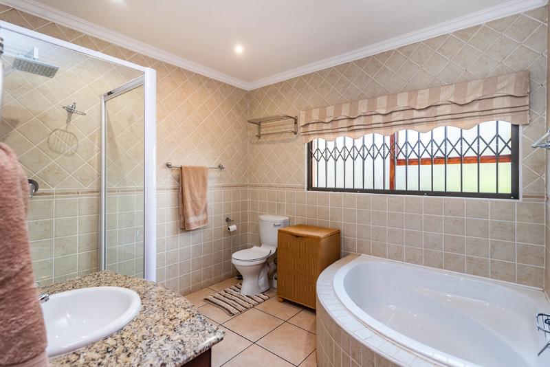 5 Bedroom Property for Sale in Chancliff A H Gauteng