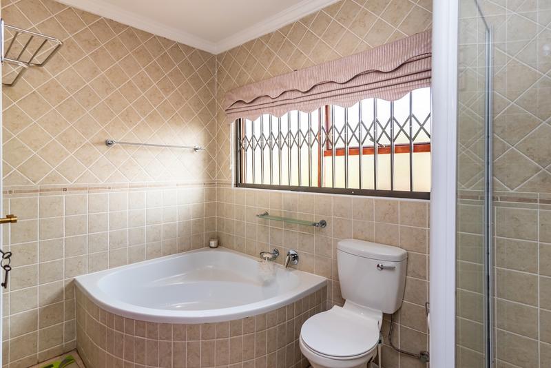 5 Bedroom Property for Sale in Chancliff A H Gauteng