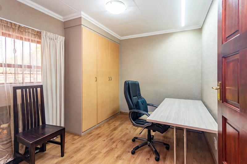 5 Bedroom Property for Sale in Chancliff A H Gauteng