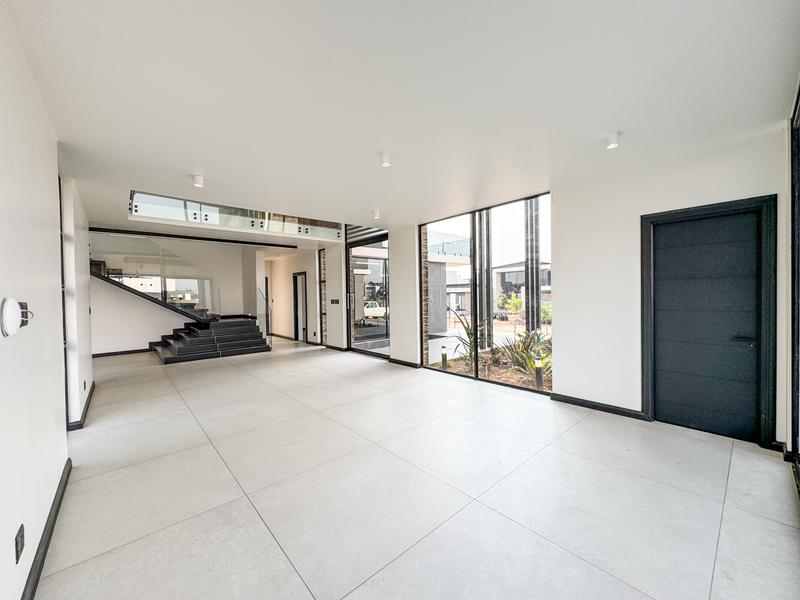5 Bedroom Property for Sale in Midstream Heights Gauteng