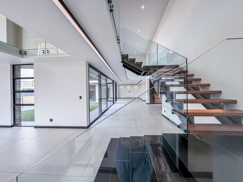 5 Bedroom Property for Sale in Midstream Heights Gauteng