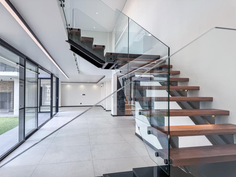 5 Bedroom Property for Sale in Midstream Heights Gauteng