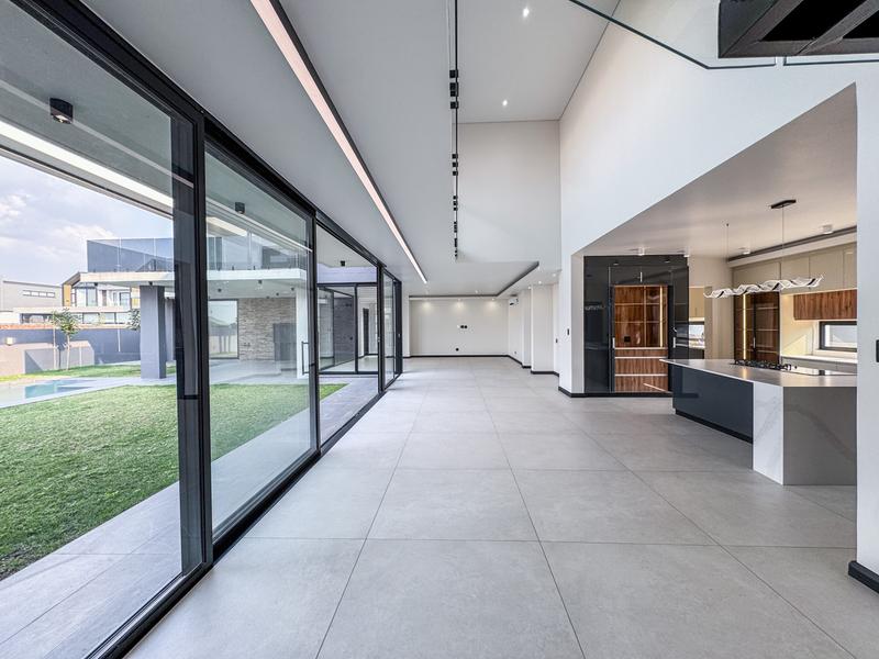 5 Bedroom Property for Sale in Midstream Heights Gauteng