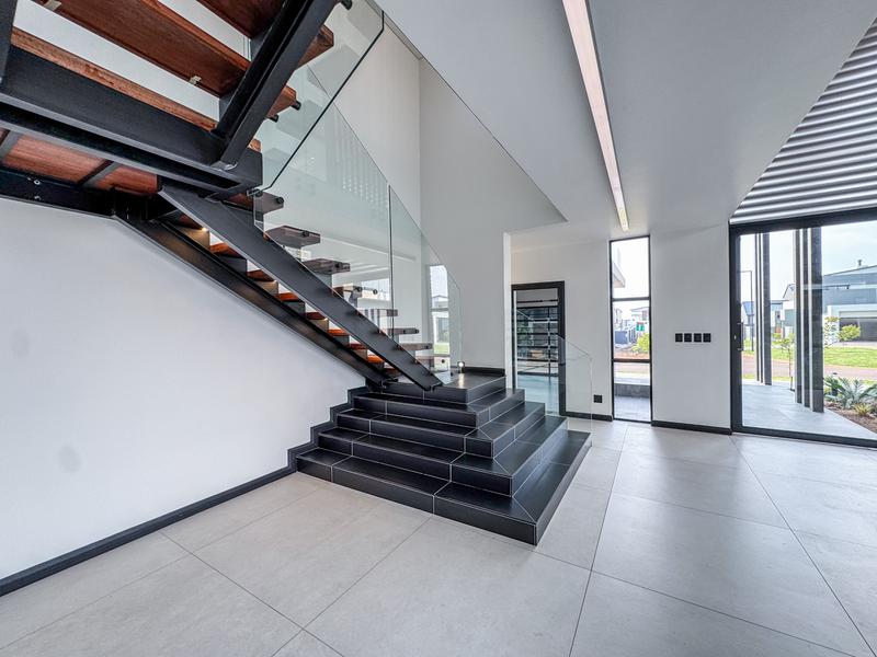 5 Bedroom Property for Sale in Midstream Heights Gauteng