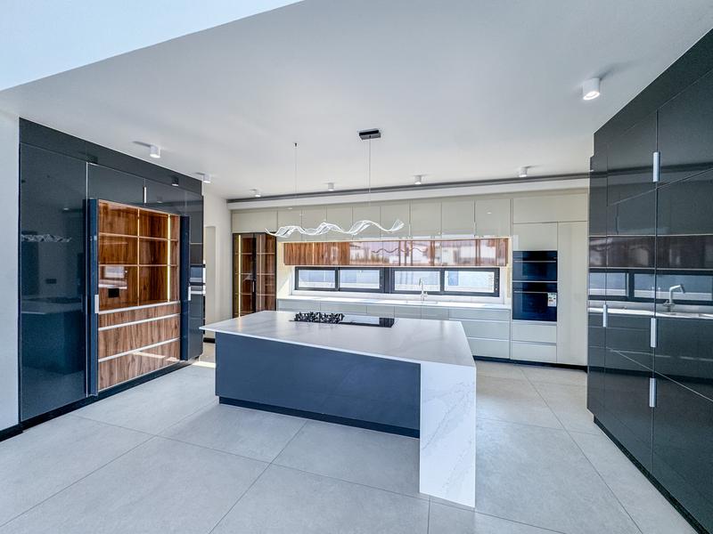 5 Bedroom Property for Sale in Midstream Heights Gauteng