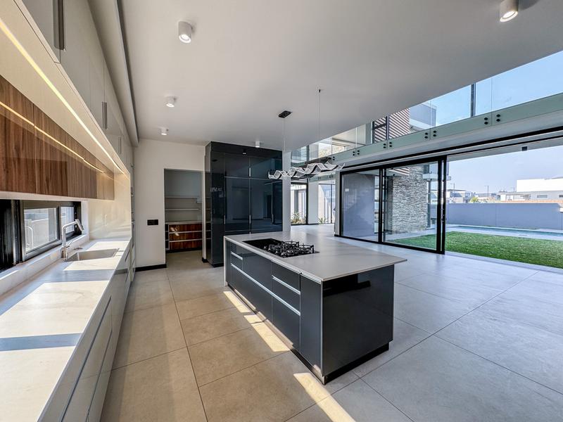 5 Bedroom Property for Sale in Midstream Heights Gauteng