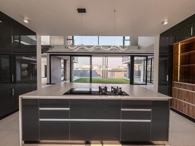 5 Bedroom Property for Sale in Midstream Heights Gauteng