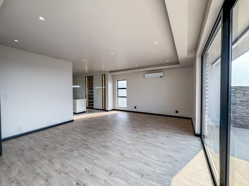 5 Bedroom Property for Sale in Midstream Heights Gauteng