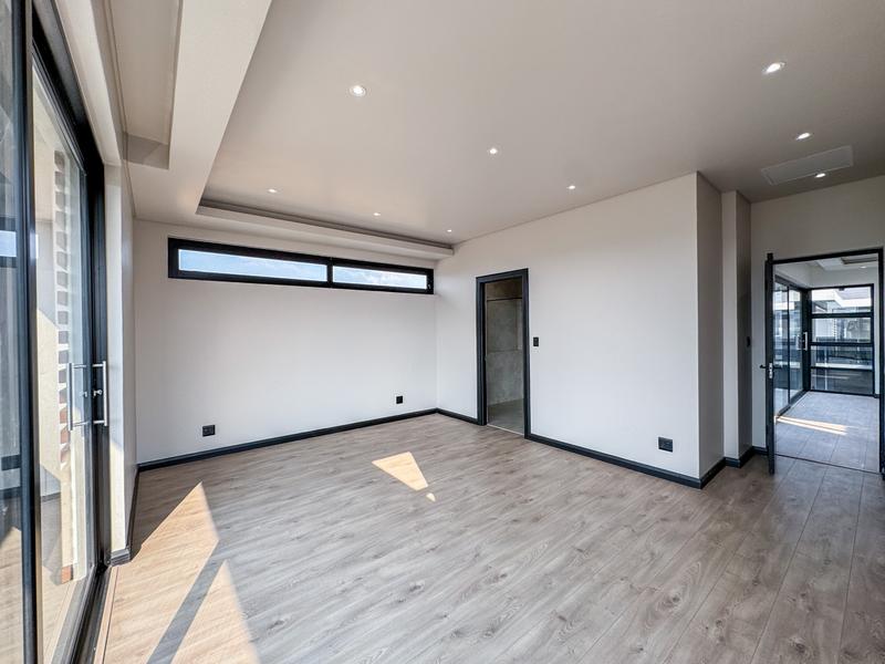 5 Bedroom Property for Sale in Midstream Heights Gauteng