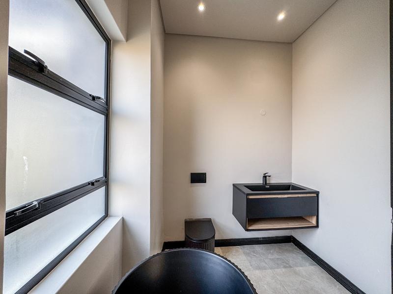 5 Bedroom Property for Sale in Midstream Heights Gauteng