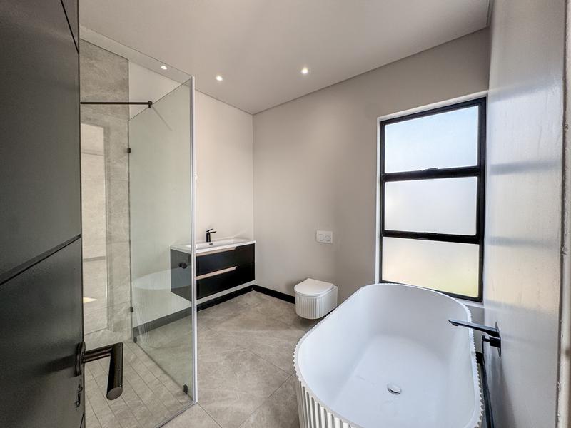 5 Bedroom Property for Sale in Midstream Heights Gauteng