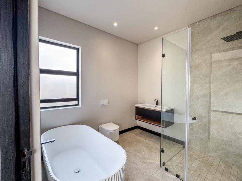 5 Bedroom Property for Sale in Midstream Heights Gauteng