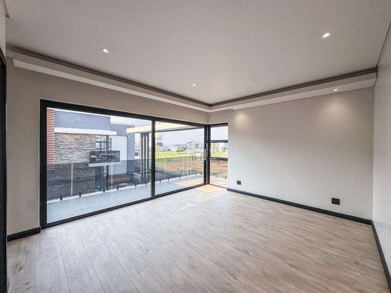 5 Bedroom Property for Sale in Midstream Heights Gauteng