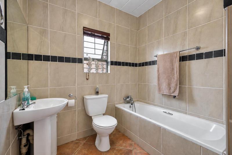 2 Bedroom Property for Sale in North Riding Gauteng