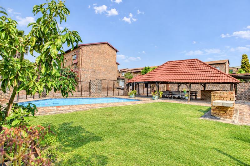 2 Bedroom Property for Sale in North Riding Gauteng