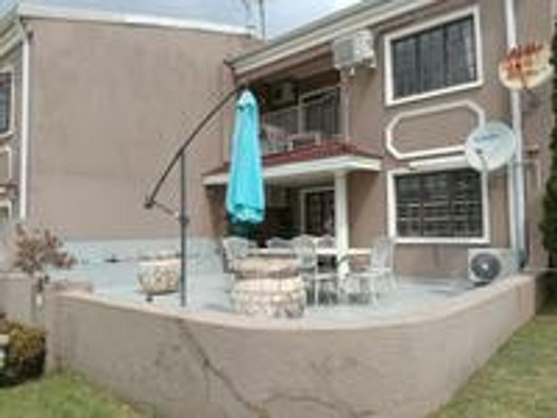2 Bedroom Property for Sale in Peacehaven Gauteng
