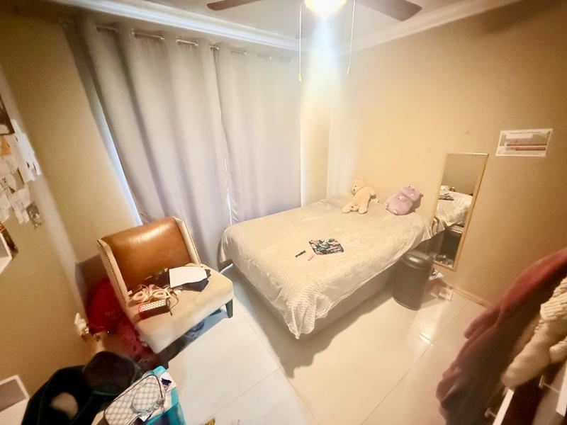5 Bedroom Property for Sale in Flora Gardens Gauteng