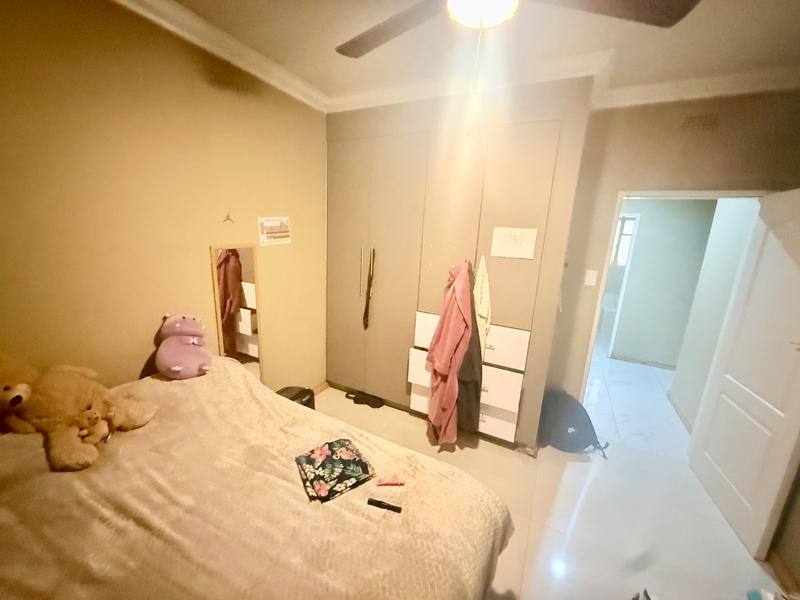 5 Bedroom Property for Sale in Flora Gardens Gauteng