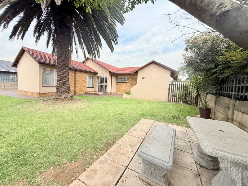 3 Bedroom Property for Sale in Vanderbijlpark SE 6 Gauteng